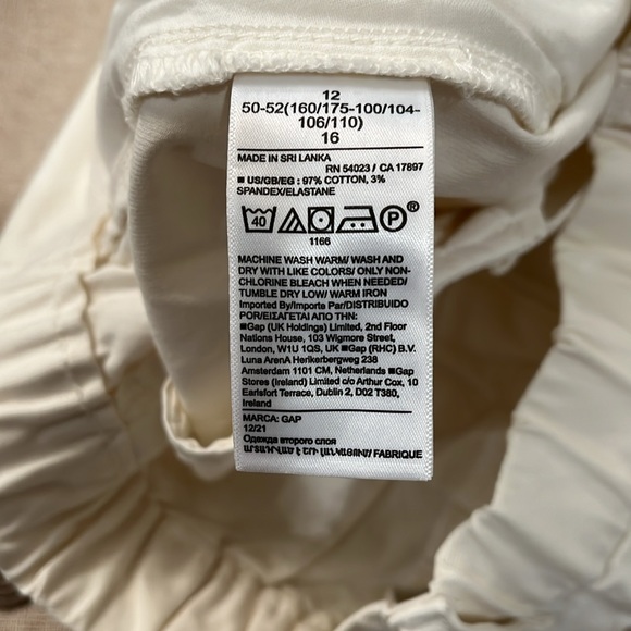 GAP Off White High Rise Pleated Khaki Shorts/NWT/12 - Picture 9 of 12